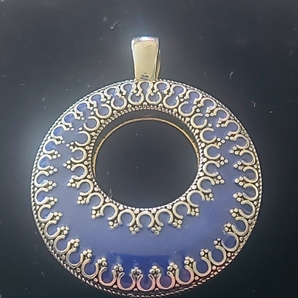 Ladies' reversible necklace pendent